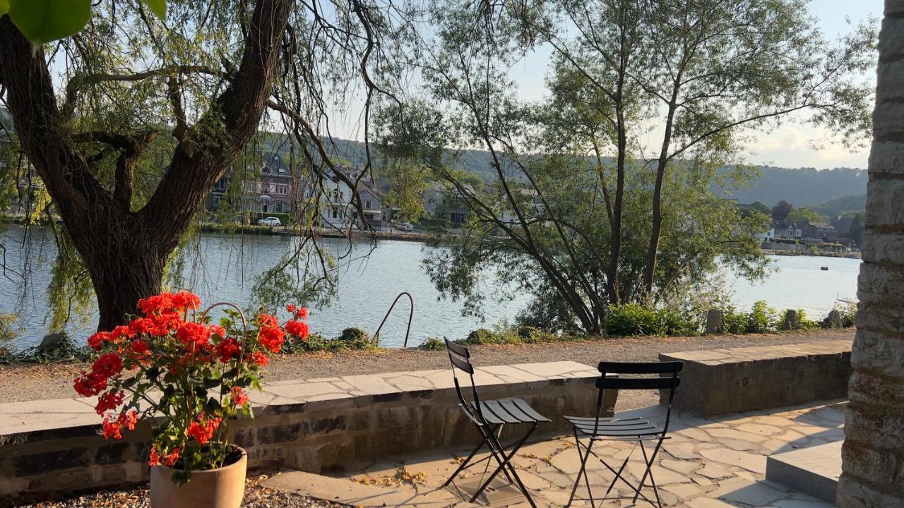 Pieds Dans L'Eau Private Wellness Bordure De Meuse Villa Lustin Exterior foto