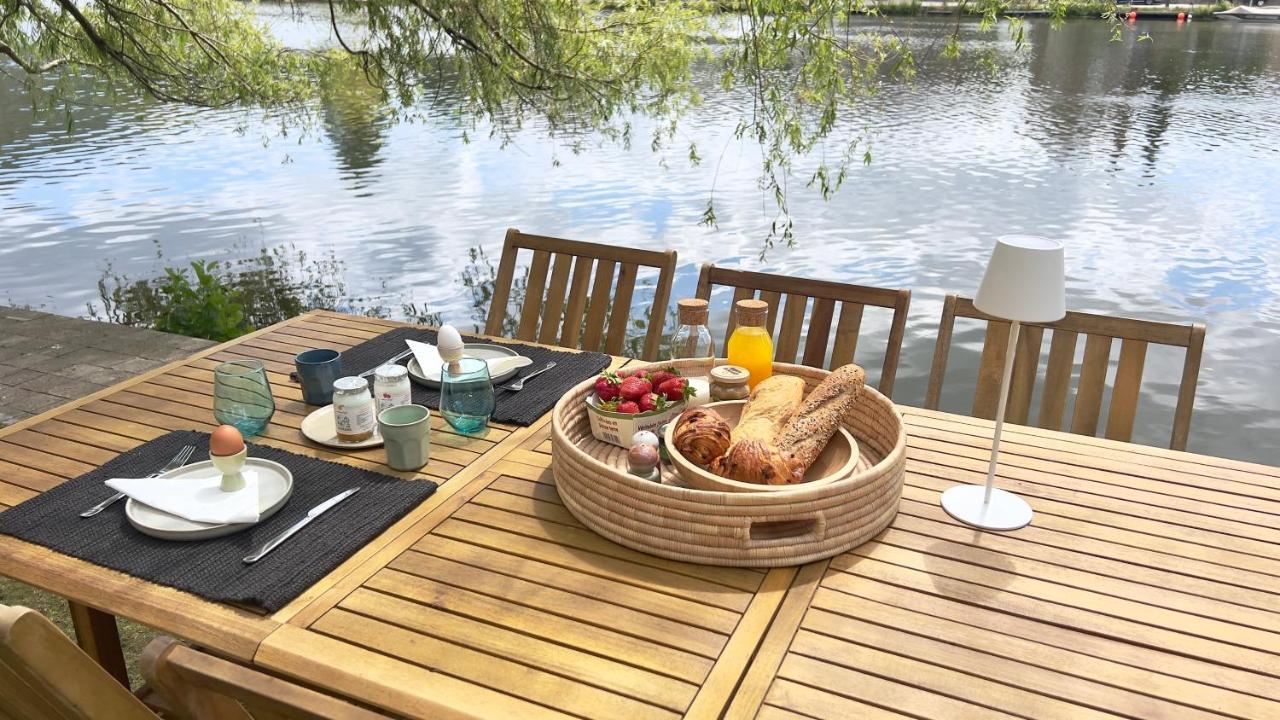 Pieds Dans L'Eau Private Wellness Bordure De Meuse Villa Lustin Exterior foto