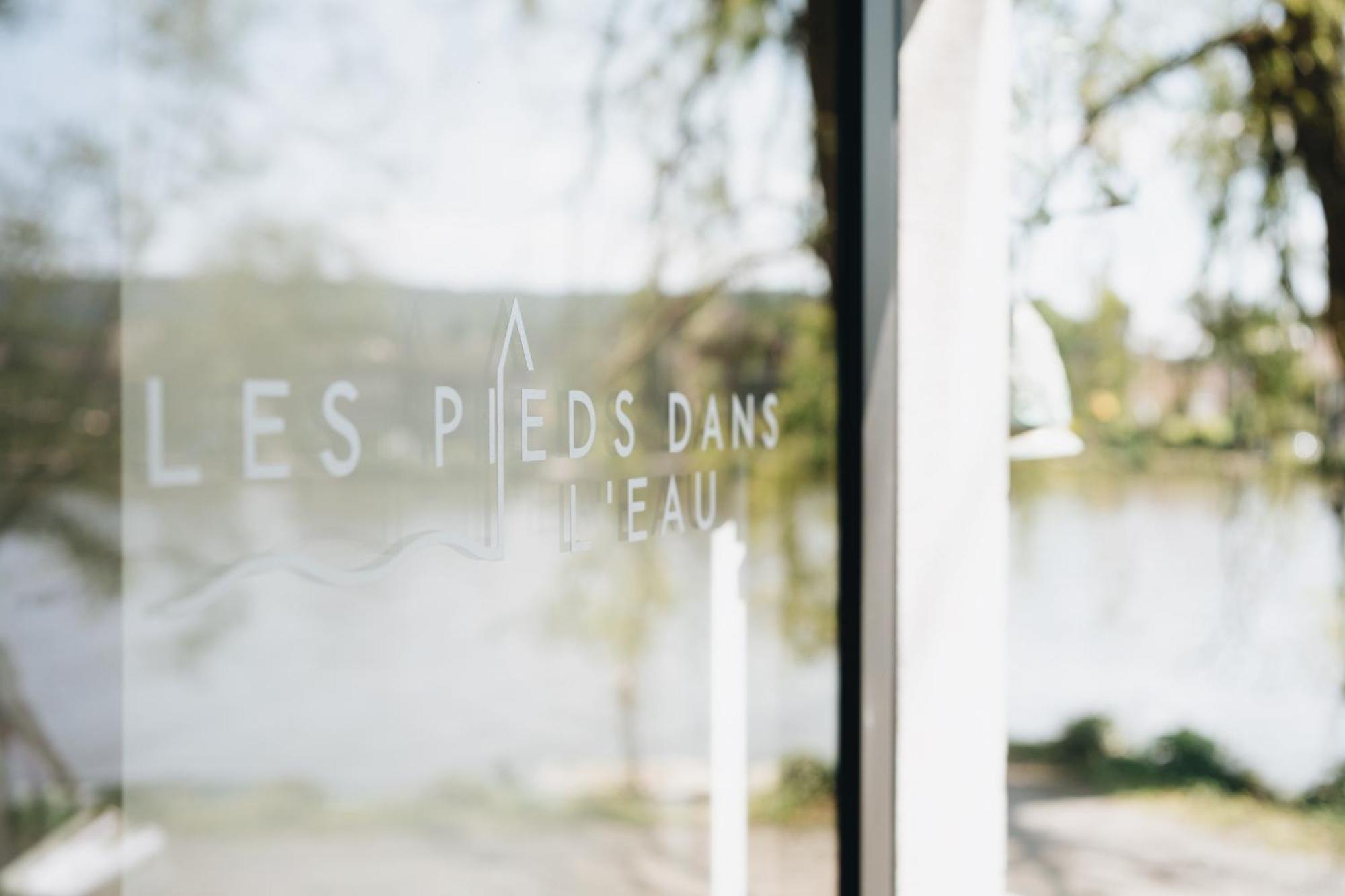 Pieds Dans L'Eau Private Wellness Bordure De Meuse Villa Lustin Exterior foto